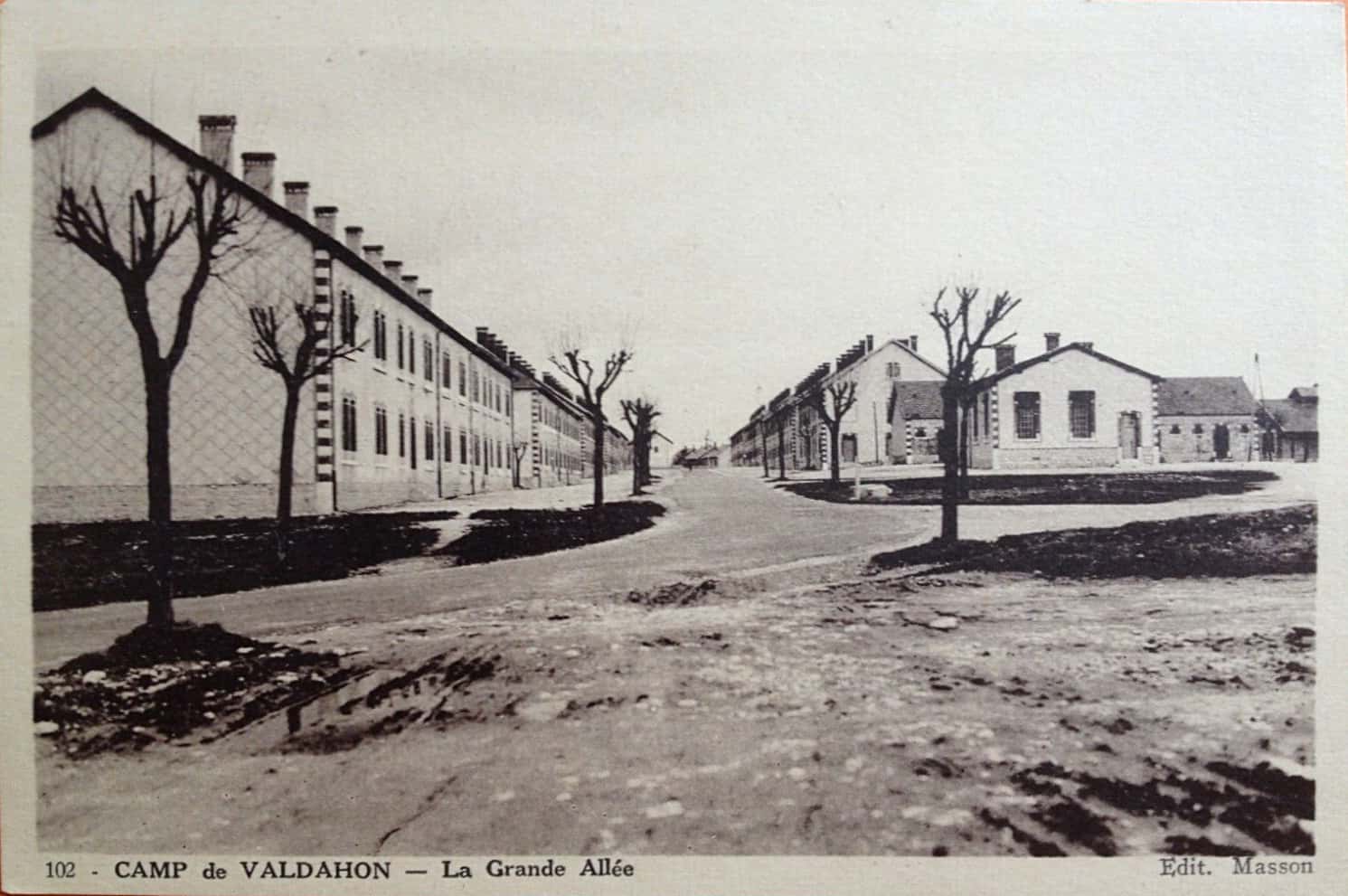 Ligne Maginot - VALDAHON - (Camp de sureté) - La grande allée
Carte postale - Editions Masson