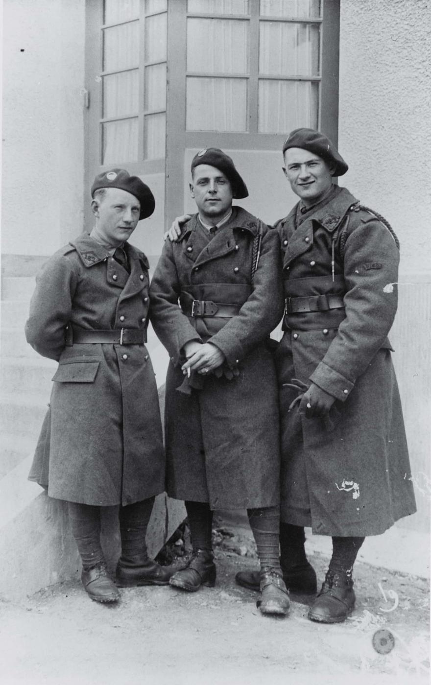 Ligne Maginot - VECKRING - (Camp de sureté) - De gauche à droite :
Aimé Marescaux, Déléhédé, Montagne - Inconnu