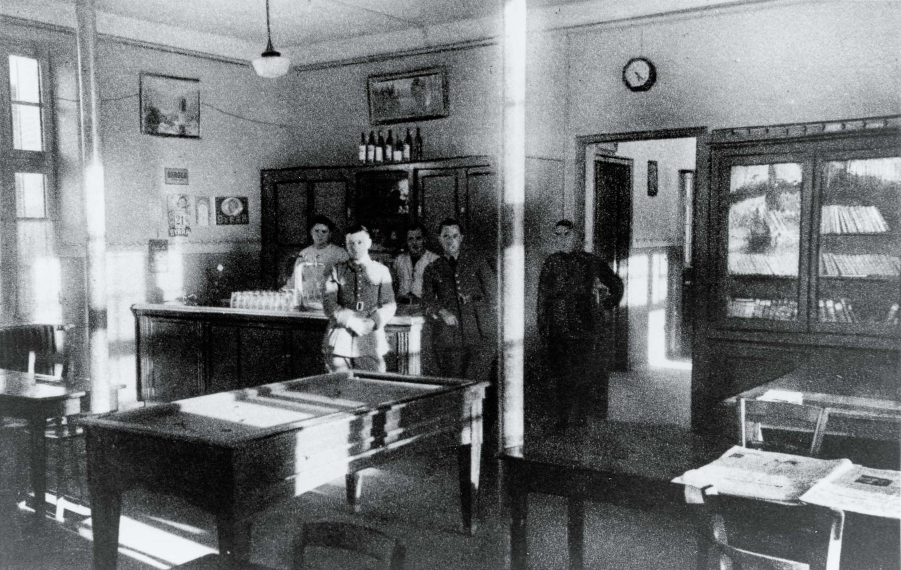 Ligne Maginot - VECKRING - (Cité Cadres) - Carte postale
Le cercle des  sous-officiers - Inconnu