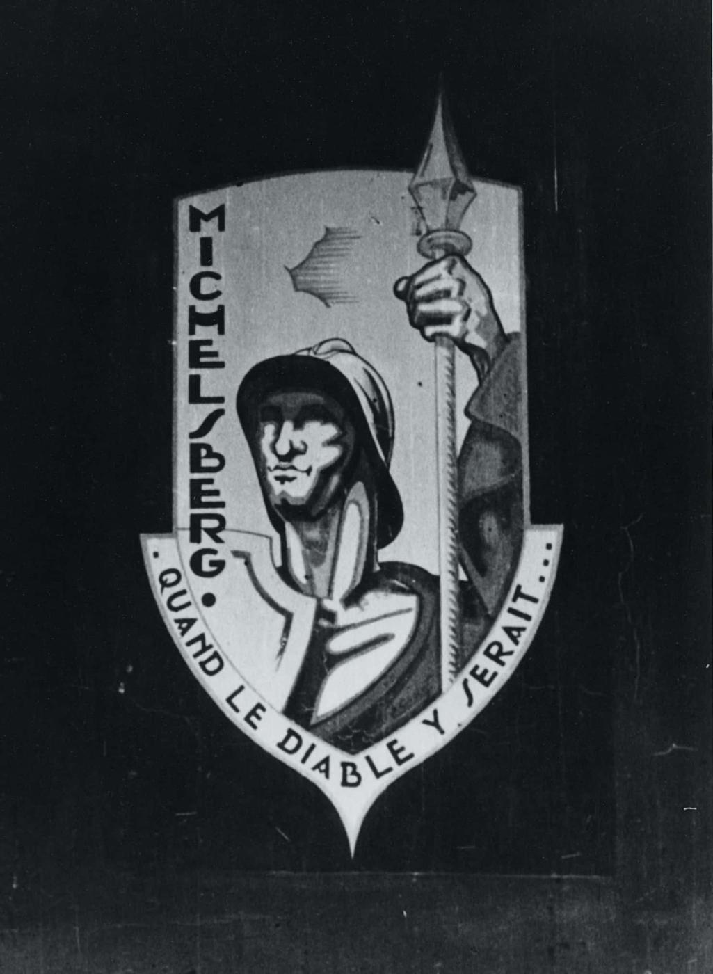 Ligne Maginot - MICHELSBERG - A22 - (Ouvrage d'artillerie) - La devise de l'ouvrage
Photo de l'insigne peint à l'entrée prise en 1939 - Sauteray