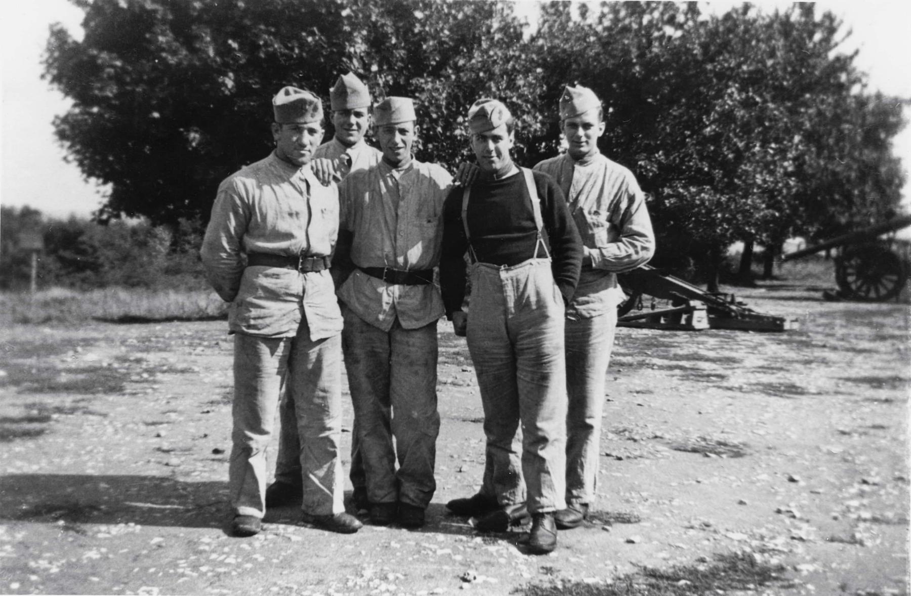 Ligne Maginot - 151° Régiment d'Artillerie de Position (151° RAP) - Artilleurs de la 17° batterie du 151° RAP du temps de paix (1937)
Caserne de Guentrange