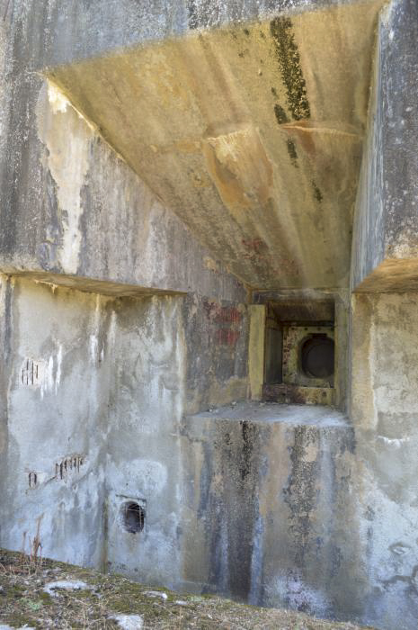 Ligne Maginot - CAP MARTIN - (Ouvrage d'artillerie) - Bloc 2
Le créneau de 75 mle 29