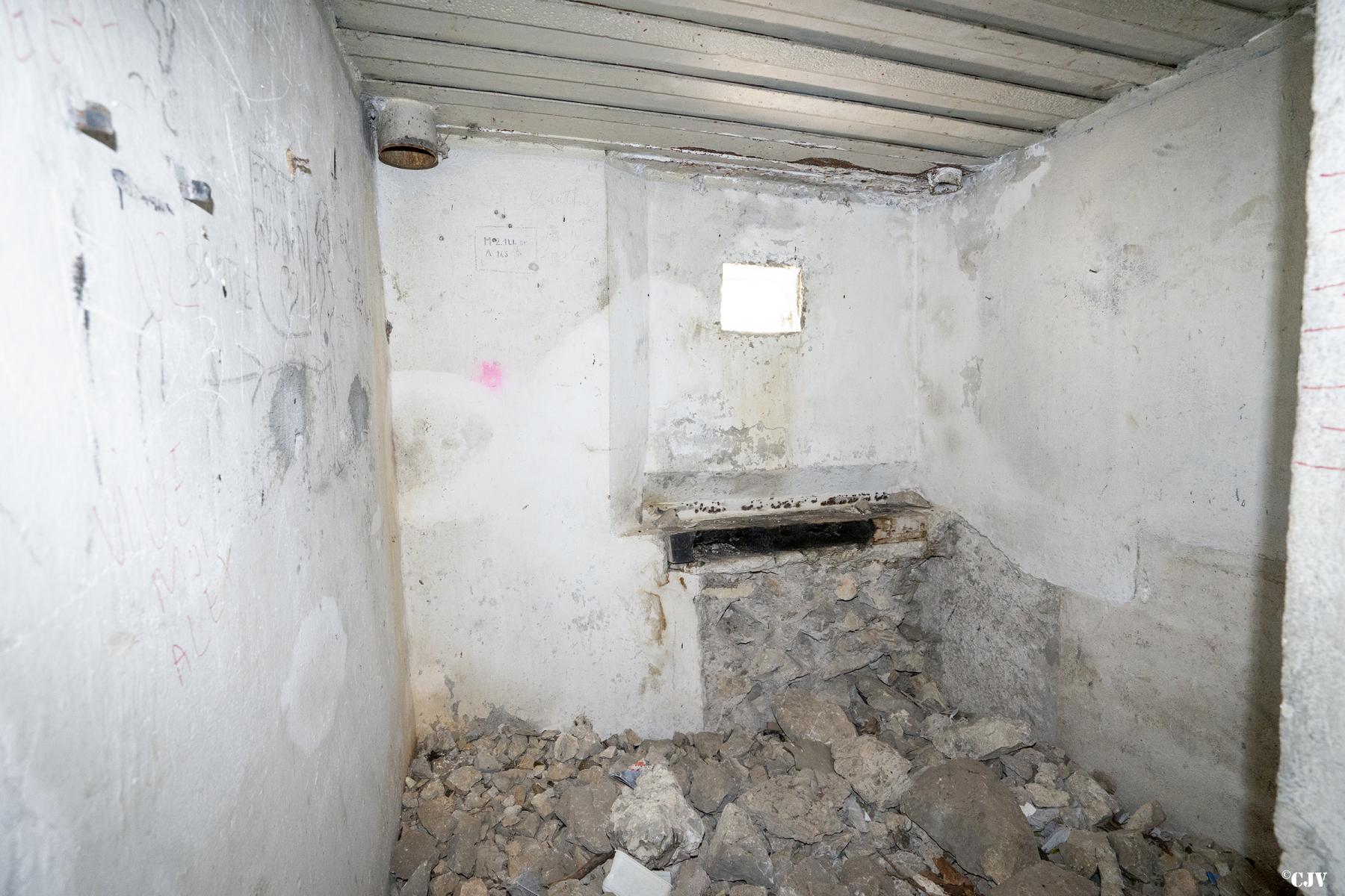 Ligne Maginot - CASTES RUINES (CR) - (Ouvrage d'infanterie) - Bloc 4
La chambre de tir - Lia VERMEULEN