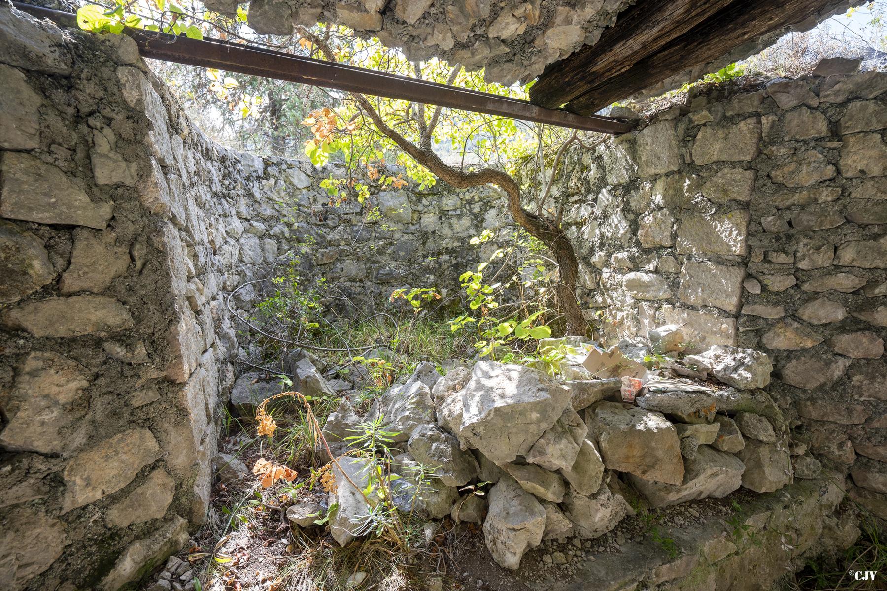 Ligne Maginot - CASTES RUINES 10 - (Cuve pour arme d'infanterie) -  - Lia VERMEULEN