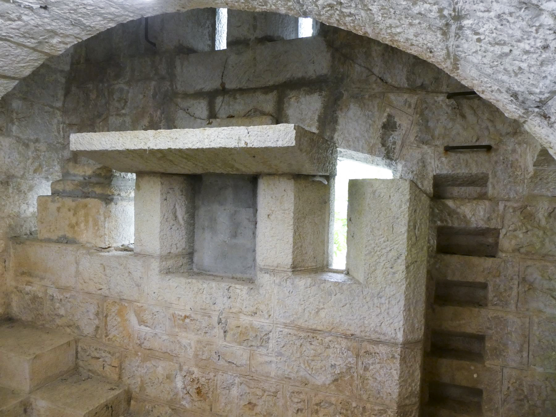 Ligne Maginot - FORT DE LA REVERE - (Casernement) - Intérieur d'une caponnière - ELLENA Daniel - CUNY Philippe