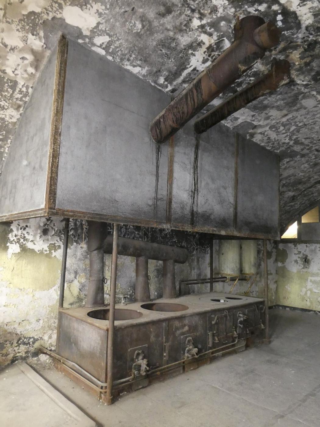 Ligne Maginot - FORT DE LA REVERE - (Casernement) - La cuisine - ELLENA Daniel - CUNY Philippe