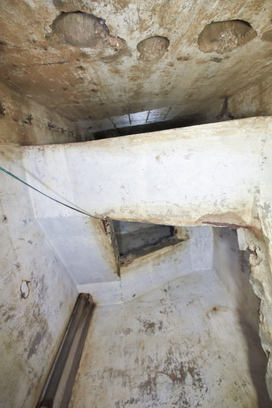 Ligne Maginot - FERME CHAPPY - A1 - (Ouvrage d'infanterie) - Bloc 1
L'escalier vu d'en bas - Ludovic KNAPP