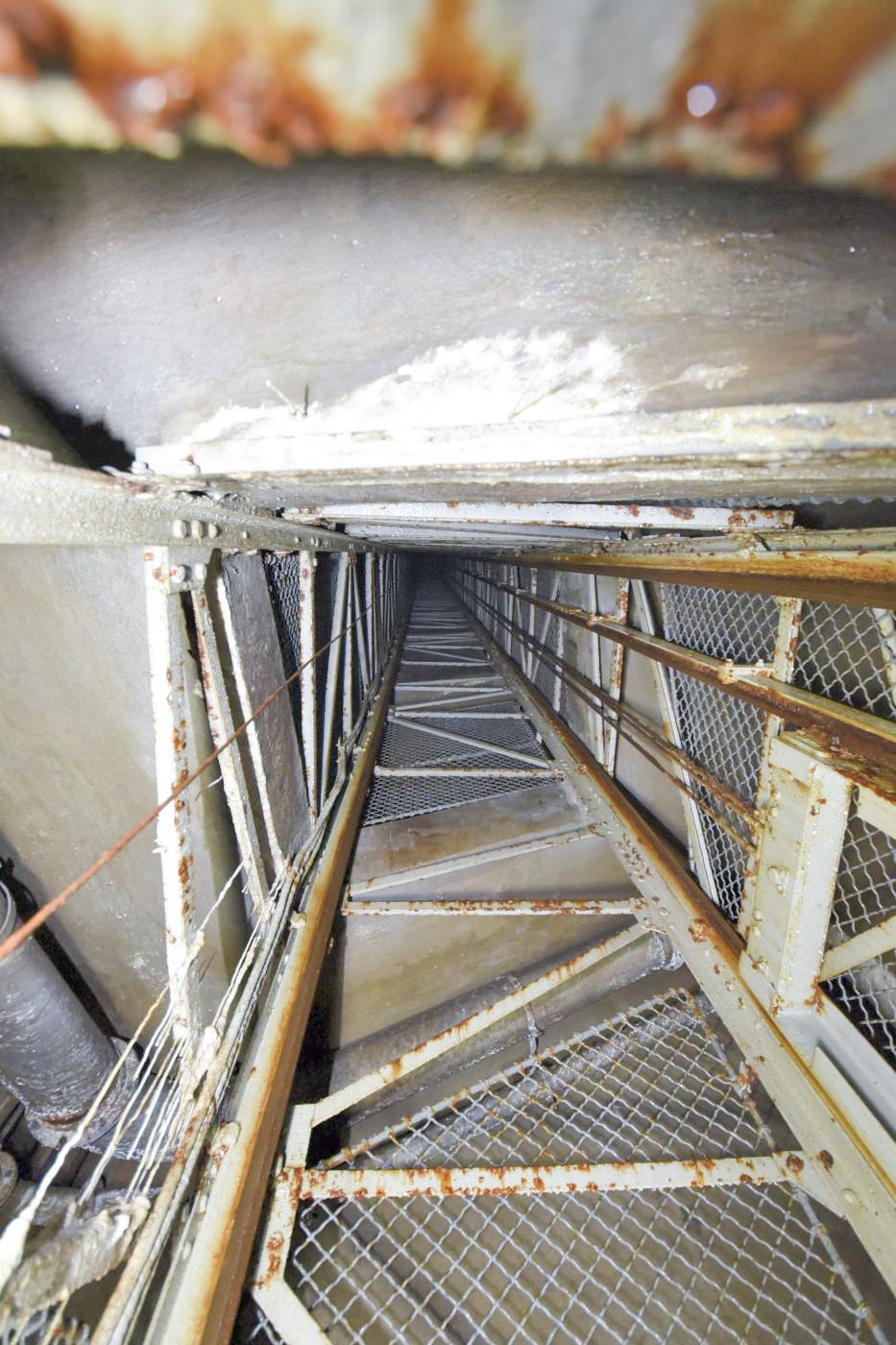 Ligne Maginot - FERMONT - A2 - (Ouvrage d'artillerie) - Bloc 3
Puits du monte-charge  - Ludovic KNAPP