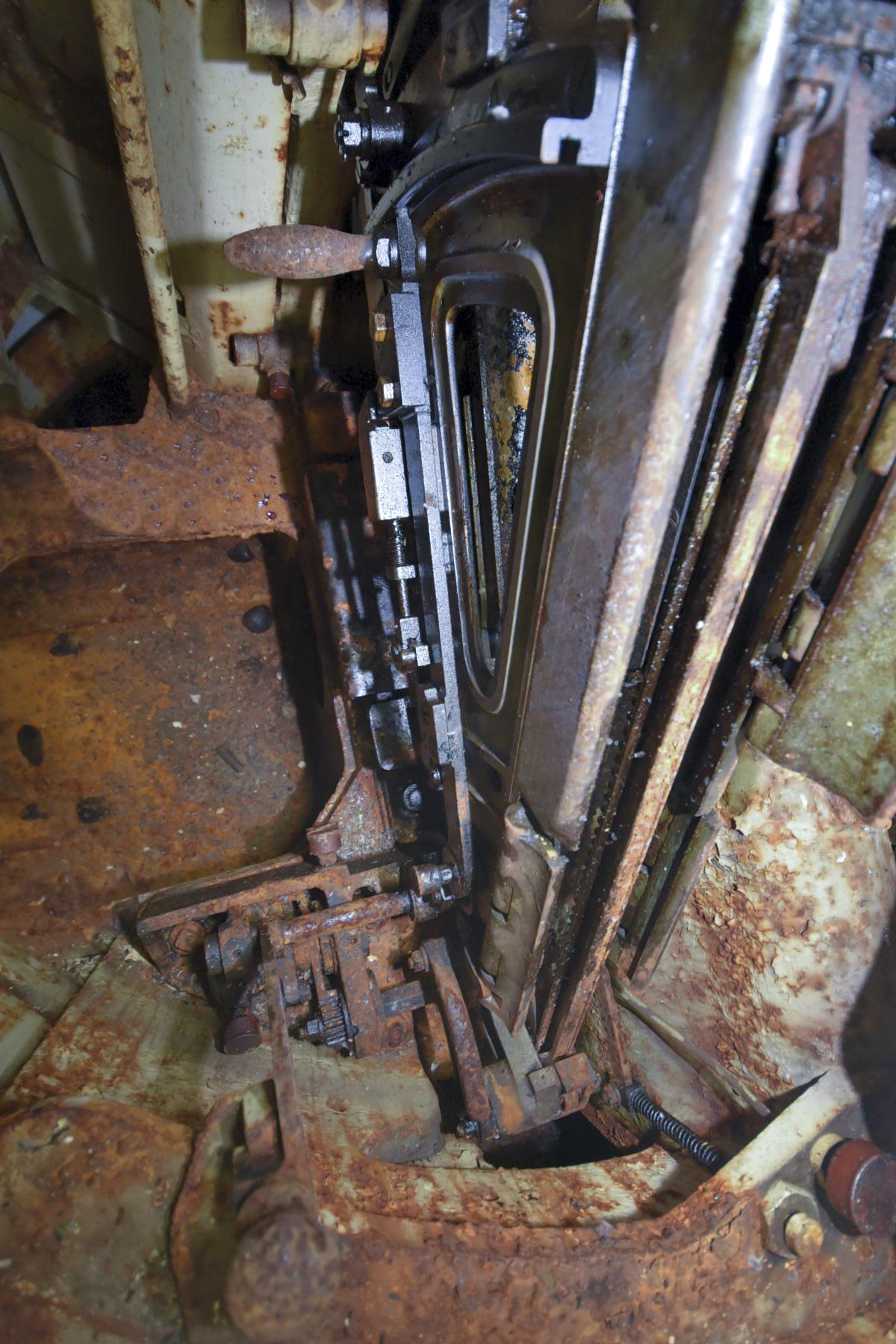 Ligne Maginot - FERMONT - A2 - (Ouvrage d'artillerie) - Bloc 5
Chambre de tir de la tourelle de 81 - Ludovic KNAPP