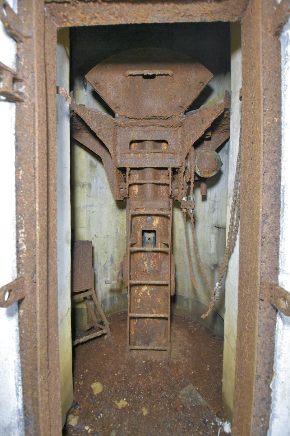 Ligne Maginot - FERMONT - A2 - (Ouvrage d'artillerie) - Bloc 7
Cloche LG - Ludovic KNAPP