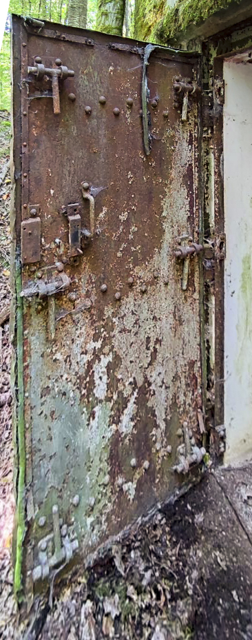 Ligne Maginot - G1 - (Chambre de coupure - Avec central) - La porte blindée - J.L