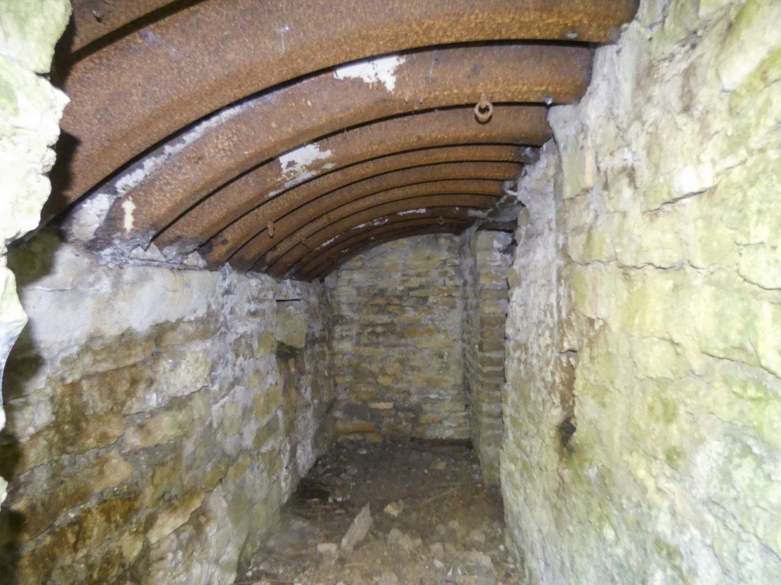 Ligne Maginot - BOMBACHERHOF - FERME BOMBACH (3°BON 166° RIF) - (PC de Quartier) - Annexe gauche
Le couloir intérieur - Minich Jean-Michel