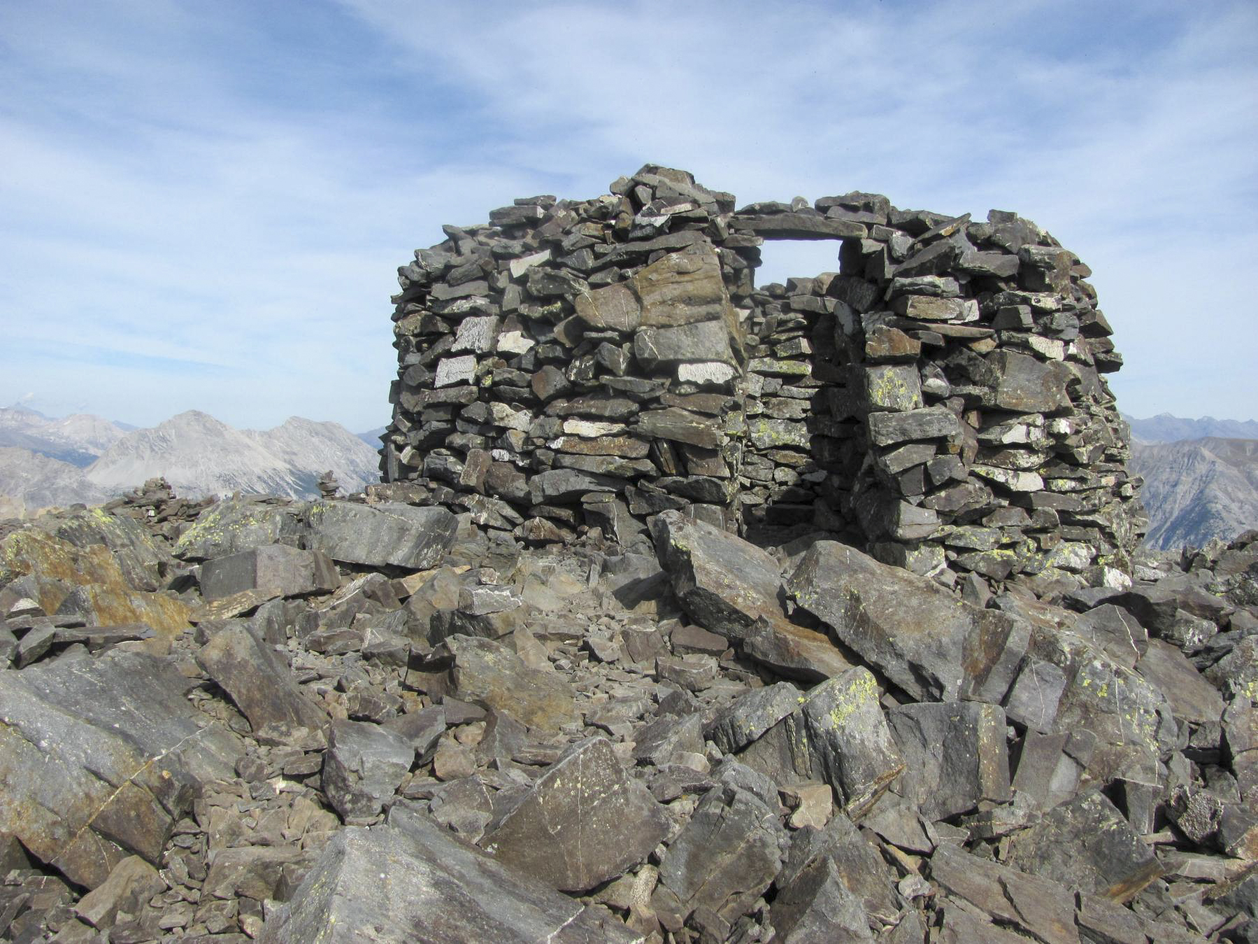 Ligne Maginot - GARDIOLE SOMMET - (Observatoire d'artillerie) - Poste d'observation de période Séré de Rivières, à proximité de l'observatoire de 1940 - Marc ENDINGER