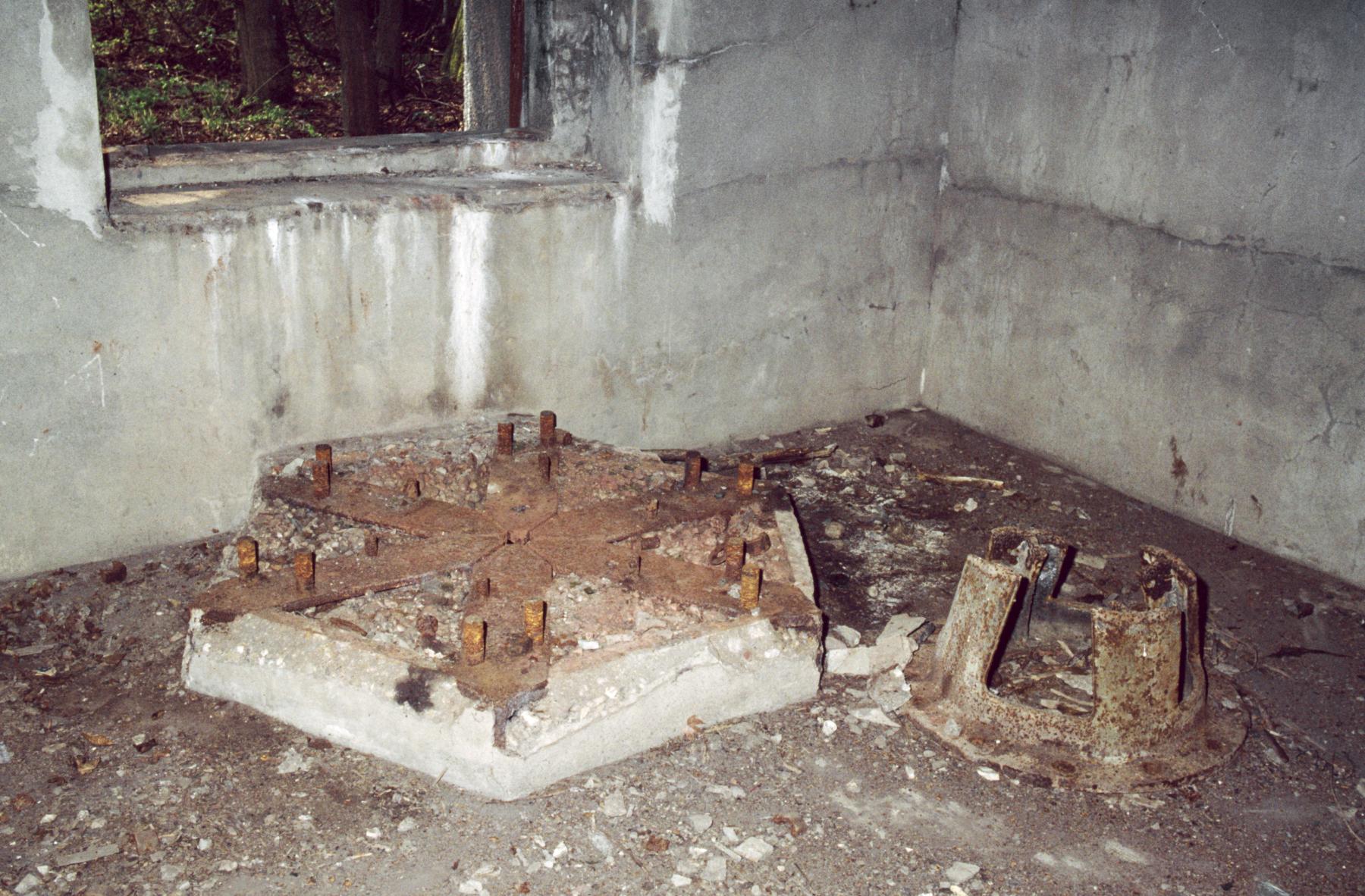 Ligne Maginot - MC23B - MC25 - (Blockhaus lourd type STG / STG-FCR - Double) - Emplacement provisoire pour le canon - MANSUY Michel