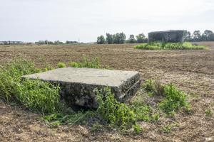 Ligne Maginot - B460 - RESERVOIR D'ONNAING (PDS) - (Abri actif) - L'entrée secondaire et le blockhaus