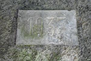 Ligne Maginot - RODIGNIES EST - (Casemate d'infanterie - Double) - Cartouche avec l'année de construction