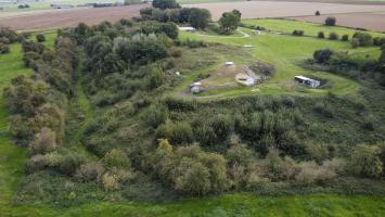 Ligne Maginot - LA SALMAGNE - (Ouvrage d'infanterie) - Bloc 1, en arrière plan le bloc 2
A gauche le fossé de l'ancien fort