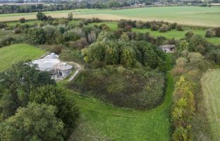 Ligne Maginot - LA SALMAGNE - (Ouvrage d'infanterie) - Bloc 2 
A droite le fossé et la caponnière de l'ancien fort