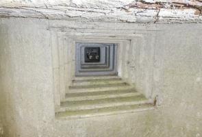 Ligne Maginot - CIMETIERE DU MONT DES BRUYERES - C2 - (Casemate d'infanterie - Simple) - Créneau pour jumelage de mitrailleuse