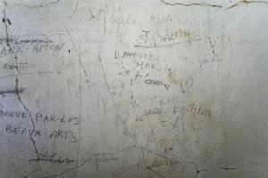 Ligne Maginot - CONCHETAS - CONQUET (OC) - (Ouvrage d'infanterie) - Bloc 6
Inscriptions:
La quille approche
Je suis heureux de retrouver un peu de la Ligne Maginot
Mort aux Boches
Vive la FRANCE
Vive la 3e D.I.A.
Vive le ?? R.I
Capitaine ?????