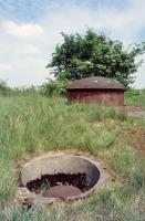 Ligne Maginot - BOVENBERG - A27 - (Ouvrage d'infanterie) - Bloc 6
La tourelle de mitrailleuses et un prise d'air