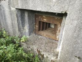 Ligne Maginot - B454 - QUAROUBLE (PDS - PC S/S-QUARTIER ONNAING) - (Abri actif) - La trémie type Condé pour mitrailleuse