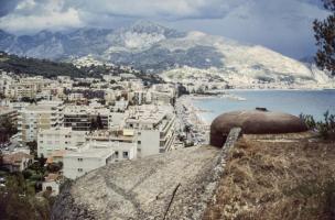 Ligne Maginot - CAP MARTIN - (Ouvrage d'artillerie) - Bloc 2
Vue de la cloche VDP sur Menton et l'Italie