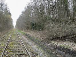 Ligne Maginot - SCHIRRHEINERWEG OUEST - (Casemate d'infanterie - Simple) - Le blockhaus est près de la voie ferrée.