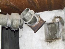 Ligne Maginot - SCHIRRHEINERWEG EST - (Casemate d'infanterie - Simple) - Les rares éléments de la ventilation encore présents.