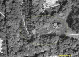 Ligne Maginot - LE QUESNOY 2 - (Stand de tir) - Le stand en 1977.
On voit bien le pas de tir, le paraballe intermédiaire et le massif bétonné réceptacle.