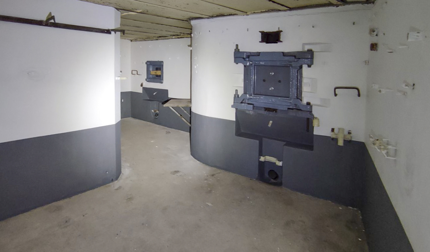 Ligne Maginot - 22/3 - GERSTHEIM - (Casemate d'infanterie - Double) - Chambre de tir Sud - Gael Jego