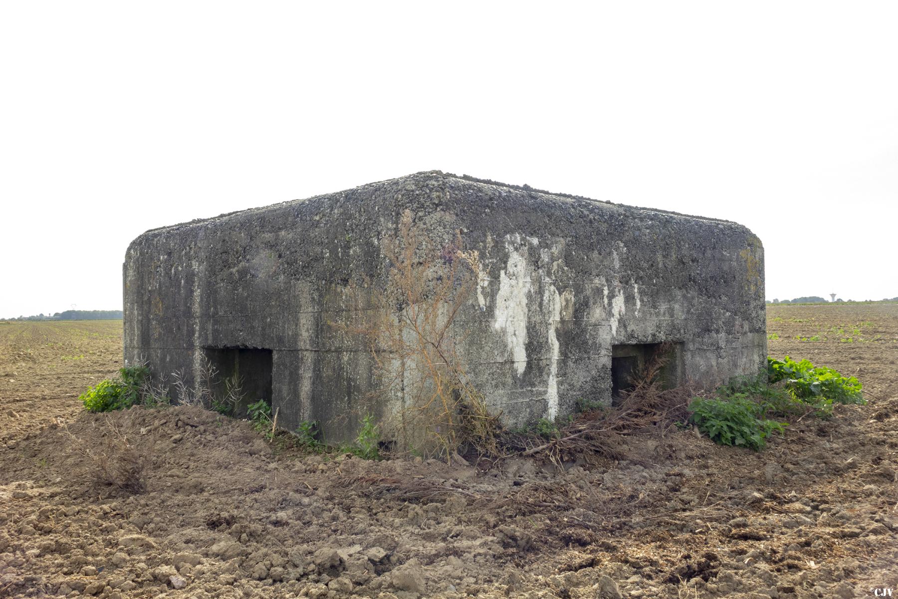 Ligne Maginot - B457 - STADE D'ONNAING (PDS) - (Blockhaus pour arme infanterie) - Les créneaux - Lia VERMEULEN