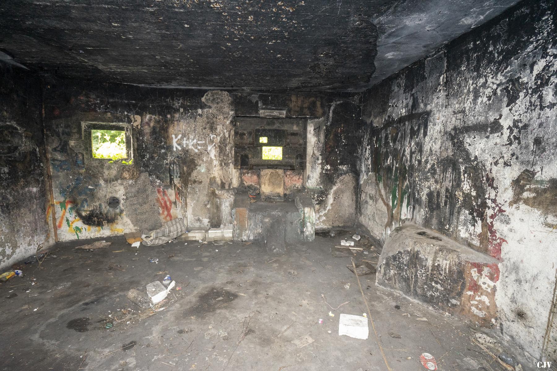 Ligne Maginot - B444 - FOSSE CUVINOT - (Blockhaus pour canon) - La chambre de tir - Lia VERMEULEN