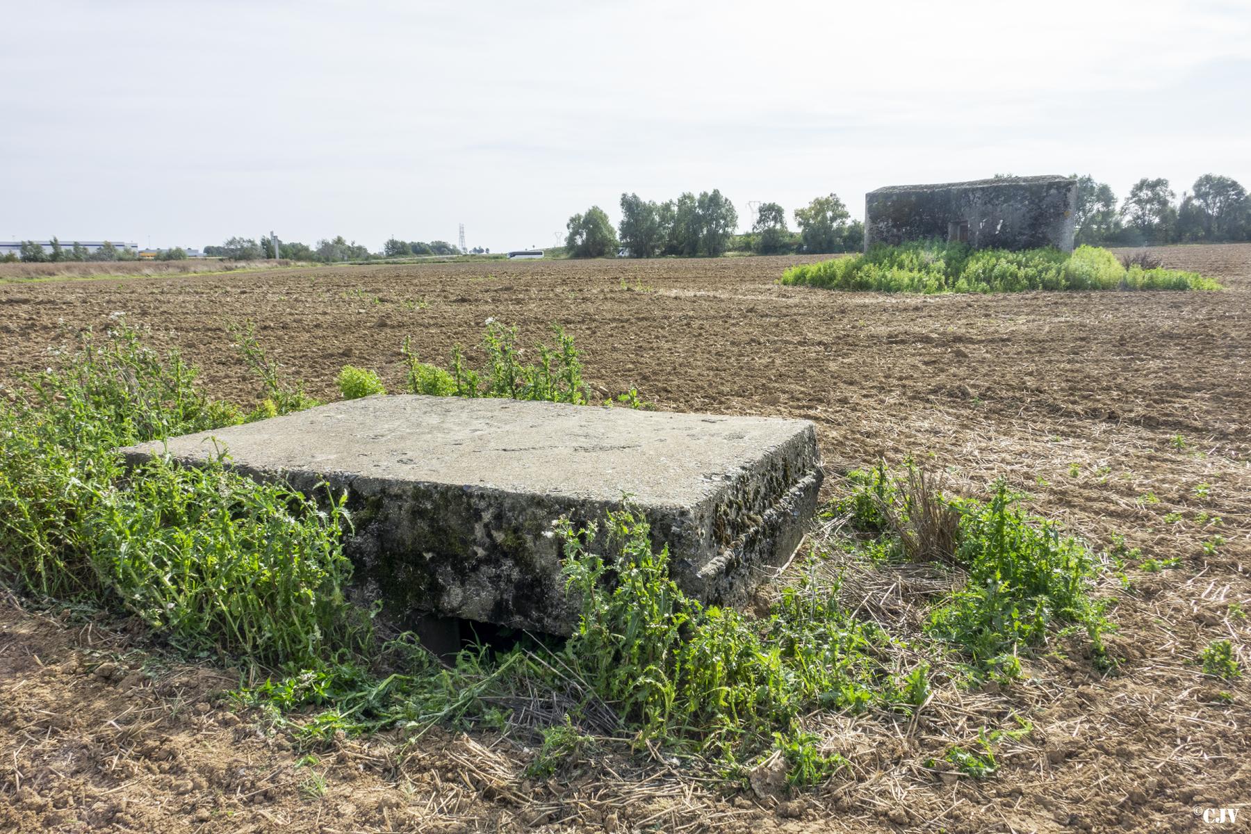 Ligne Maginot - B460 - RESERVOIR D'ONNAING (PDS) - (Abri actif) - L'entrée secondaire et le blockhaus - Lia VERMEULEN