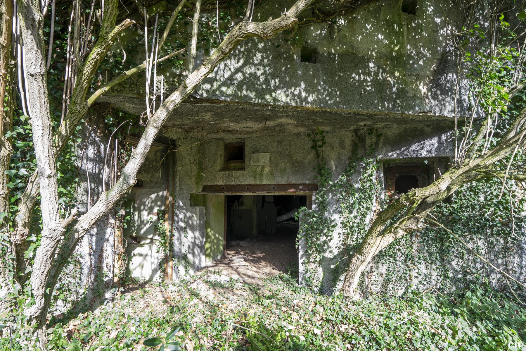 Ligne Maginot - RODIGNIES EST - (Casemate d'infanterie - Double) - Les entrées hommes et matériel - Lia VERMEULEN