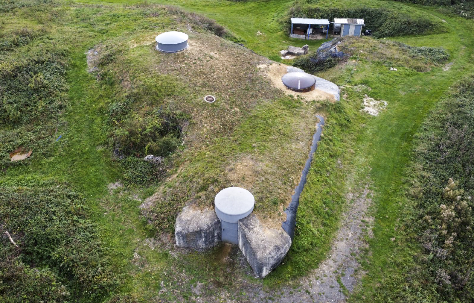 Ligne Maginot - LA SALMAGNE - (Ouvrage d'infanterie) - Bloc 1
Les cuirassements sont factices - ELLENA Daniel - CUNY Philippe 