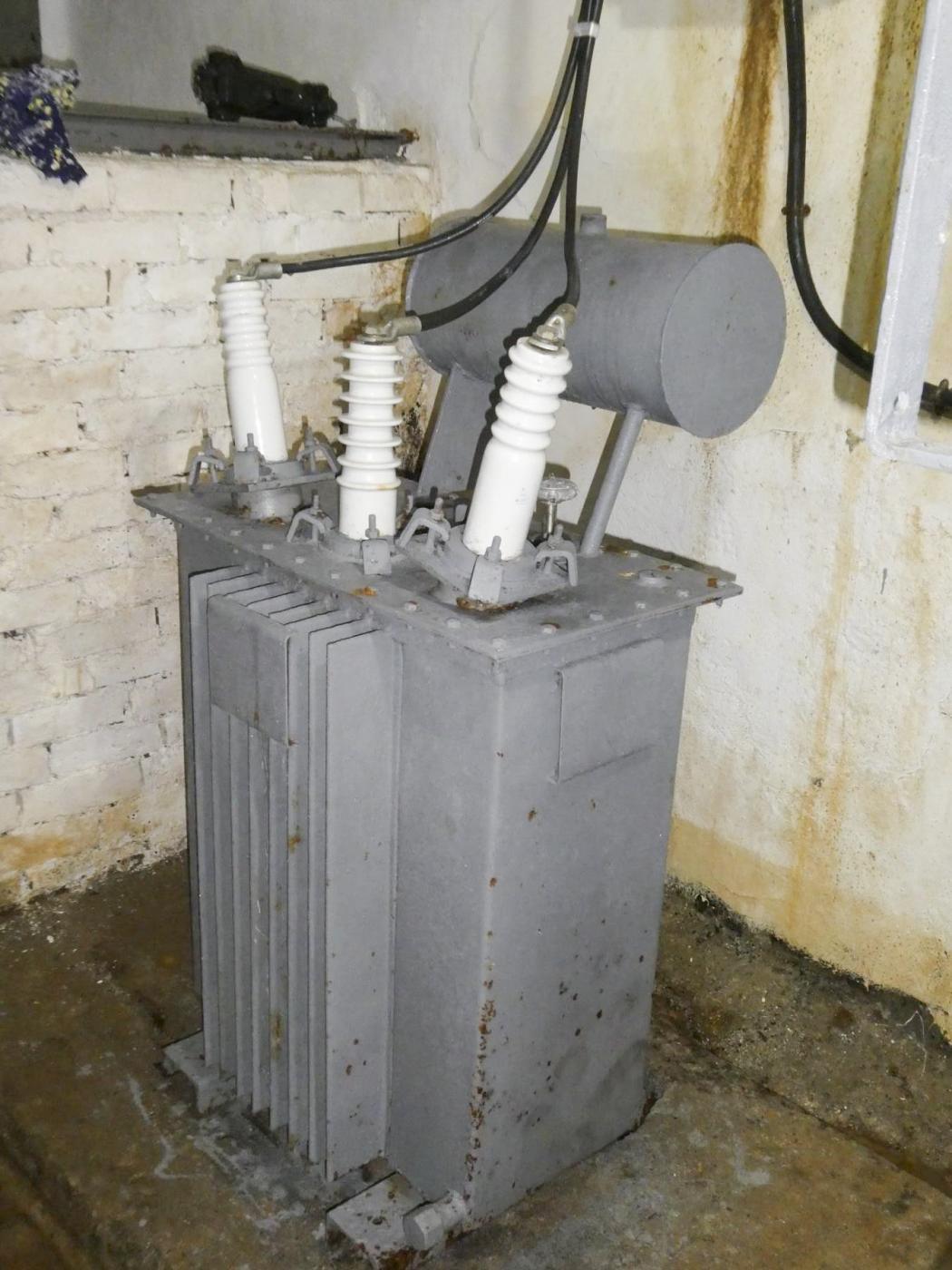 Ligne Maginot - LA SALMAGNE - (Ouvrage d'infanterie) - Bloc 2
Le transformateur - ELLENA Daniel - CUNY Philippe 