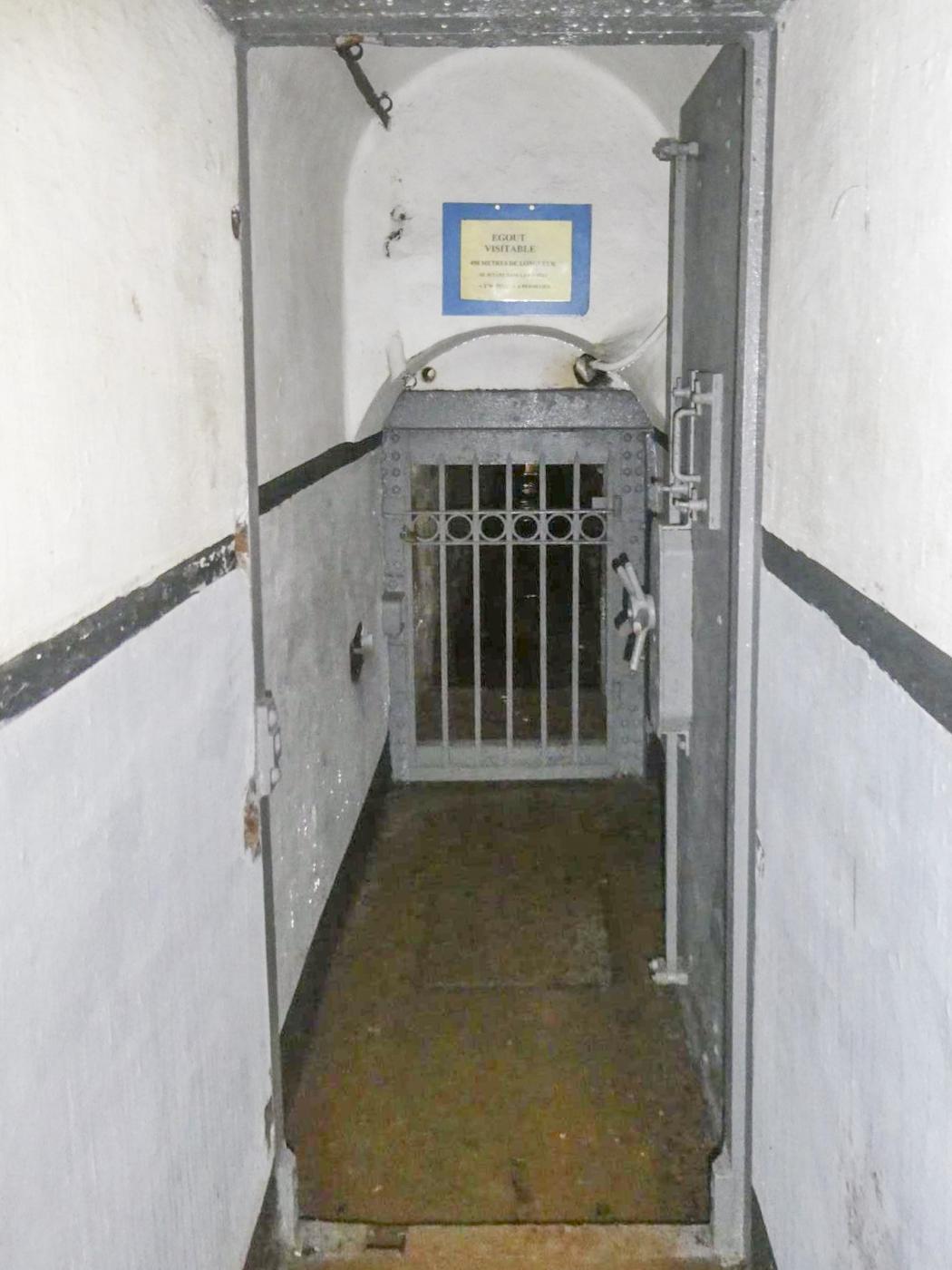 Ligne Maginot - LA SALMAGNE - (Ouvrage d'infanterie) - L'entrée de l'égout visitable - ELLENA Daniel - CUNY Philippe 