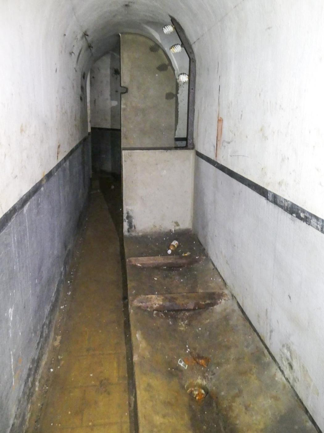 Ligne Maginot - BERSILLIES - (Ouvrage d'infanterie) - Arrivée électrique provenant de l'extérieur - ELLENA Daniel - CUNY Philippe