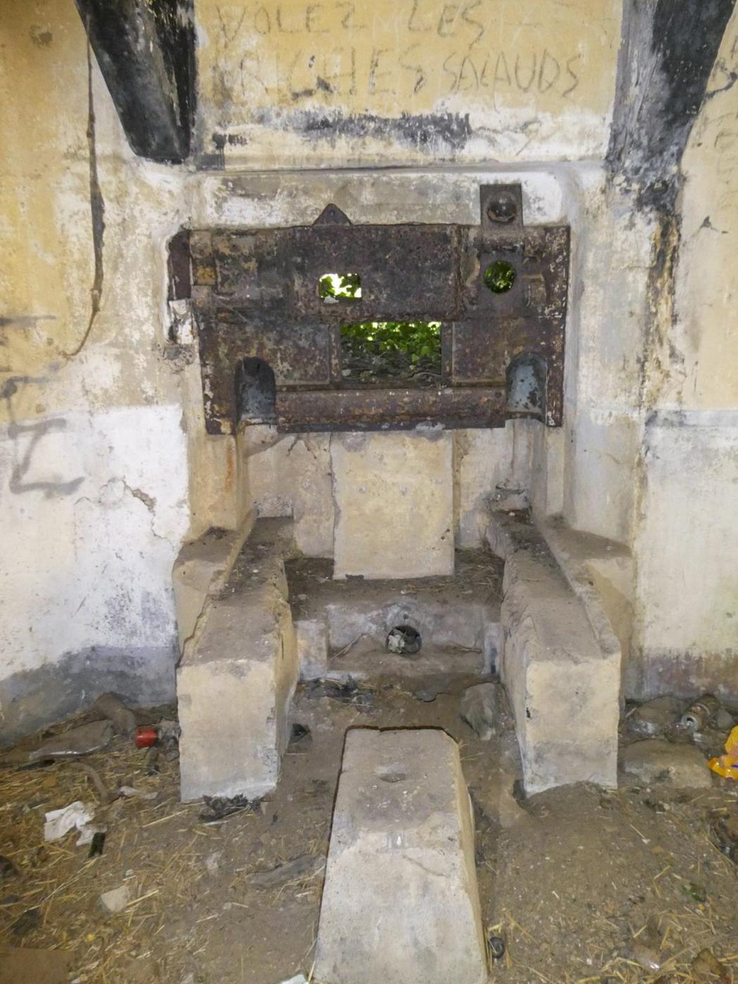 Ligne Maginot - B461 - RESERVOIR D'ONNAING - (Blockhaus pour canon) -  - ELLENA Daniel - CUNY Philippe