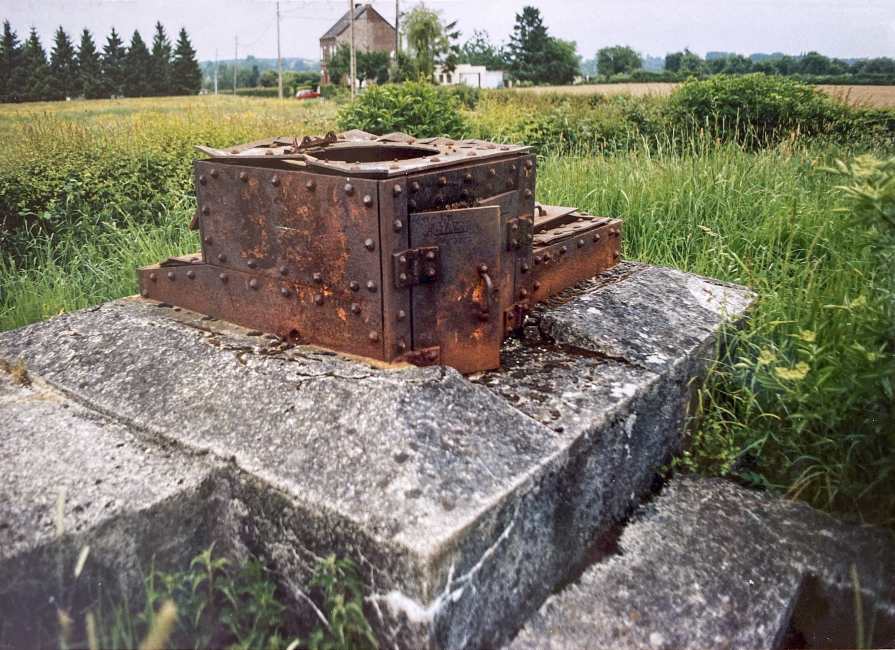 Ligne Maginot - B558 - BUVIGNIES - (Observatoire d'artillerie) - Le char FT radio utilisé comme observatoire