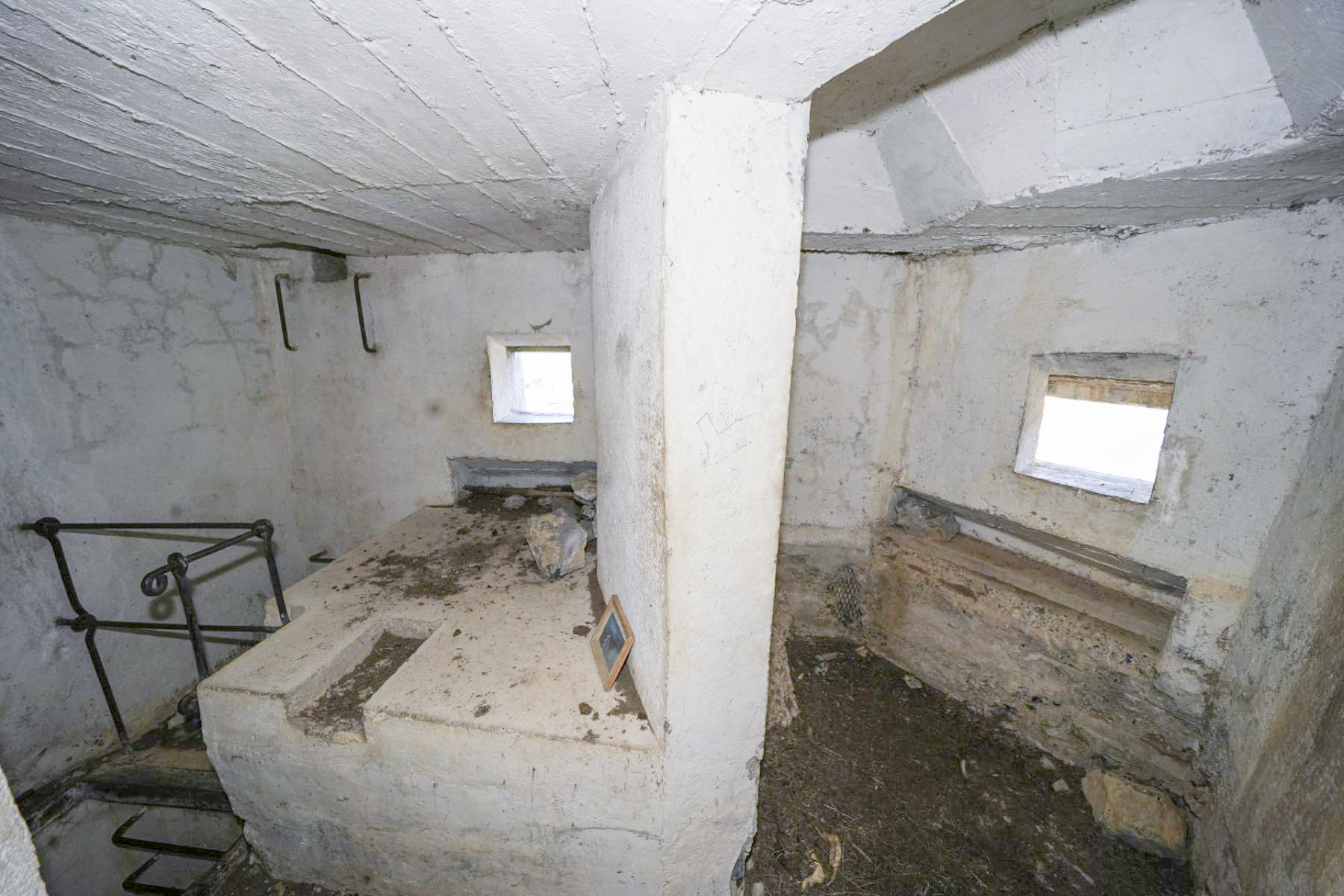 Ligne Maginot - CONCHETAS - CONQUET (OC) - (Ouvrage d'infanterie) - Bloc 6
Les 2 créneaux principaux - duomaxw