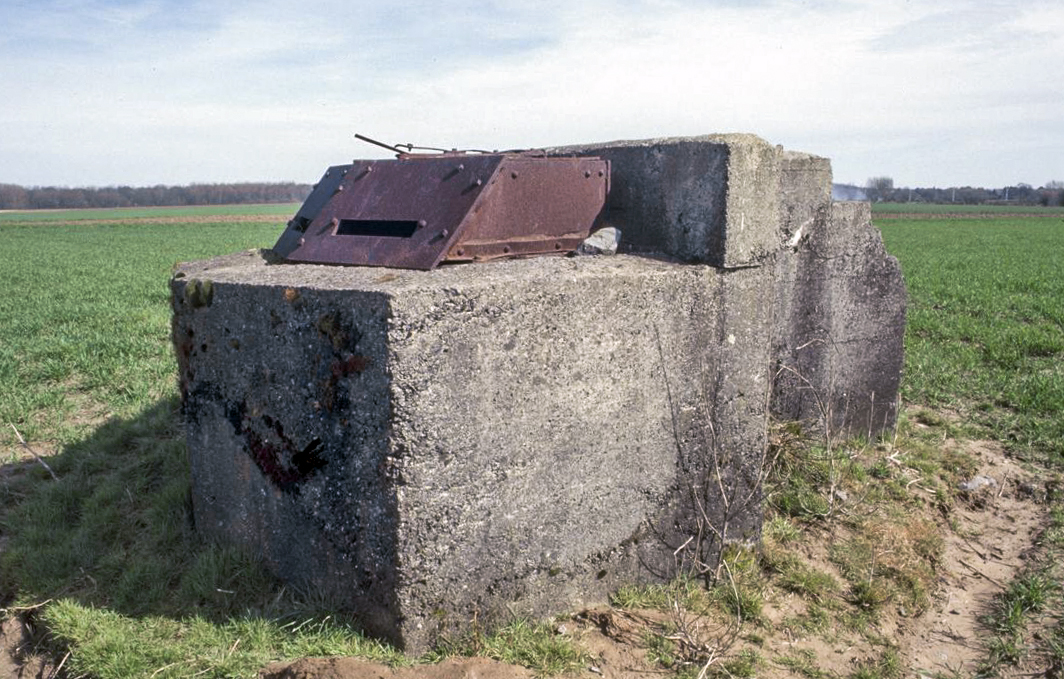 Ligne Maginot - B576 - FERME DU GARD - (Observatoire d'artillerie) - Observatoire B576 (OD 90) - Ammagsdr