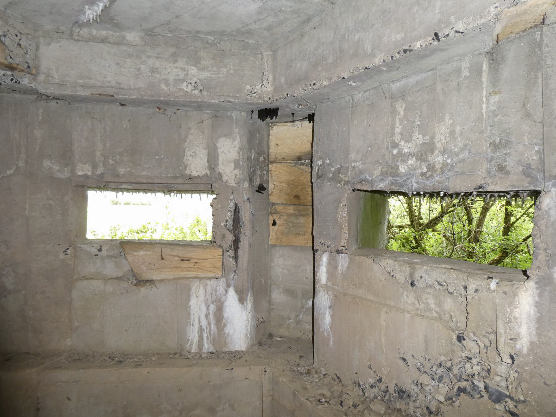 Ligne Maginot - A58 - JENLAIN OUEST - (Blockhaus lourd type STG / STG-FCR - Double) -  Créneaux d'observation - ELLENA Daniel - CUNY Philippe