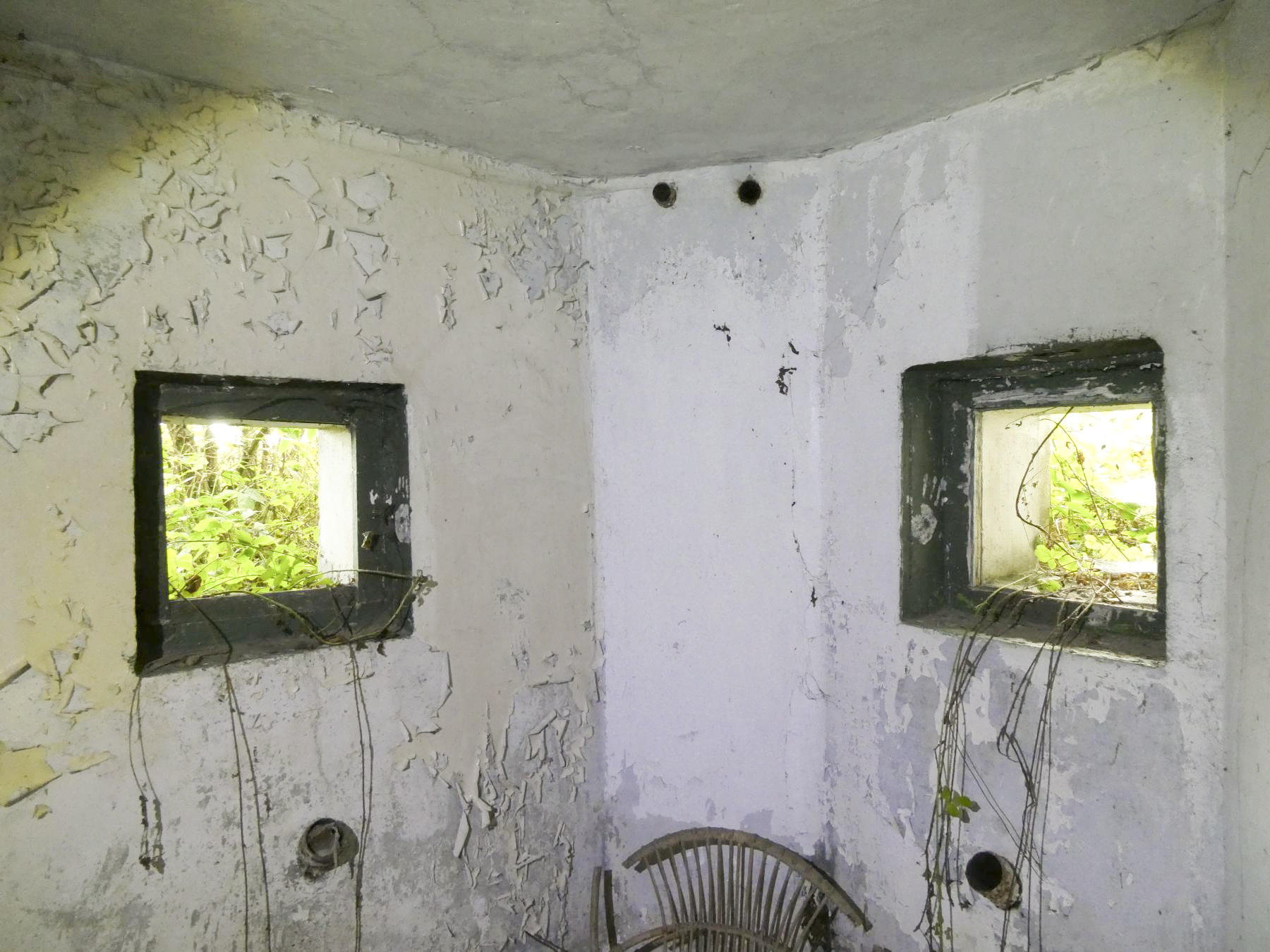 Ligne Maginot - LE CORBEAU - (Blockhaus pour canon) - Deux des quatre créneaux FM - ELLENA Daniel - CUNY Philippe