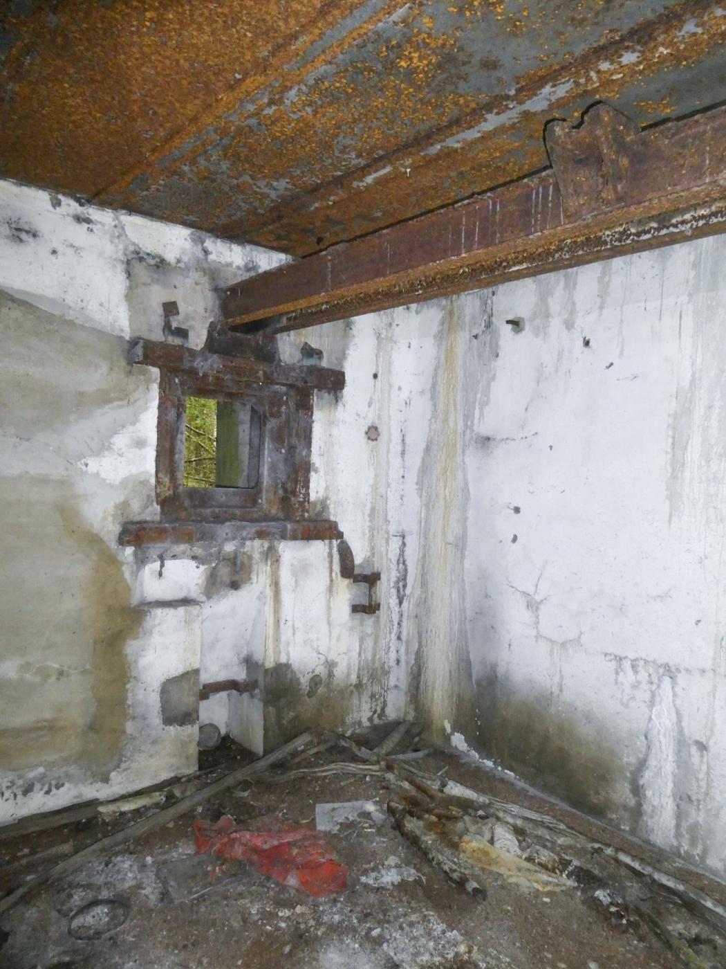 Ligne Maginot - MARLIERES - C4 - (Casemate d'infanterie - Simple) - Emplacement du 47 mm - ELLENA Daniel - CUNY Philippe