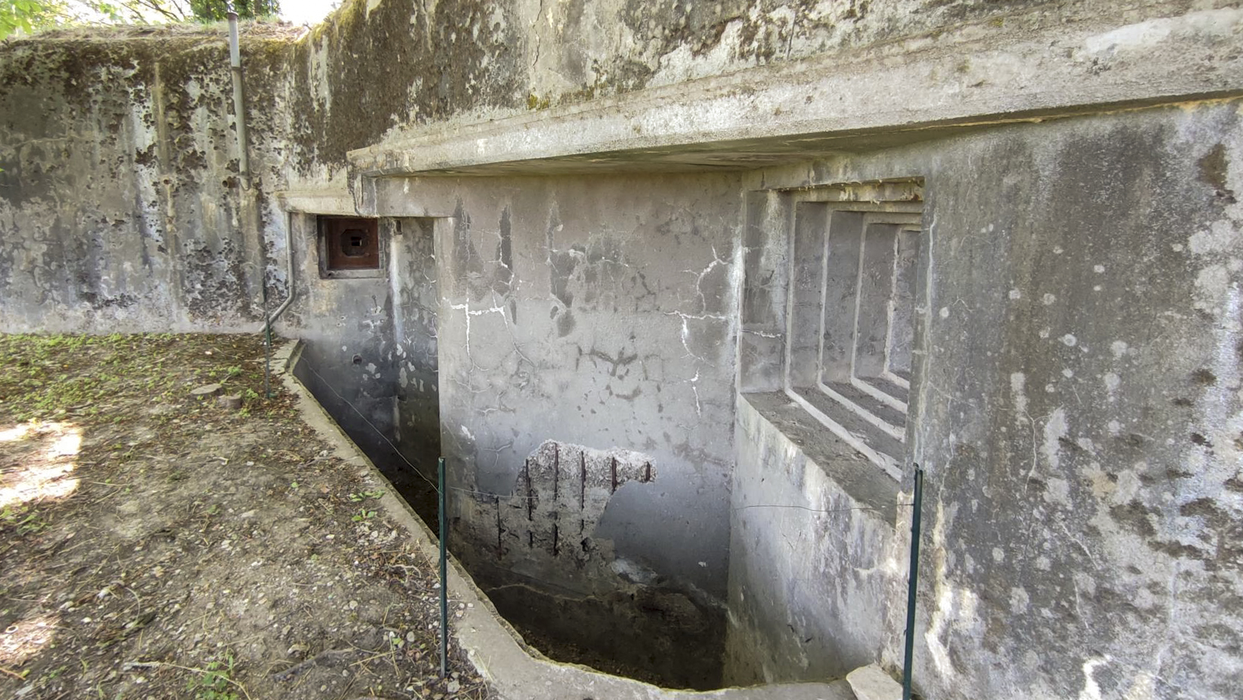 Ligne Maginot - 22/3 - GERSTHEIM - (Casemate d'infanterie - Double) - Façade chambre de tir Nord - Gael Jego