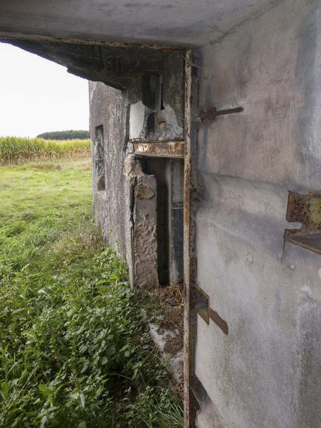 Ligne Maginot - TRINQUETTE - (Casemate d'infanterie - Simple) - Entrée - ELLENA Daniel - CUNY Philippe