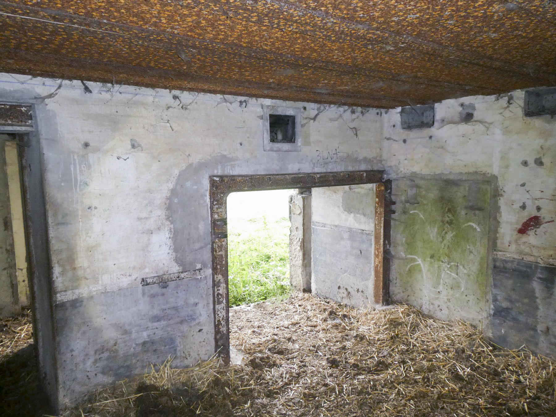 Ligne Maginot - TRINQUETTE - (Casemate d'infanterie - Simple) - Entrée pour le canon - ELLENA Daniel - CUNY Philippe