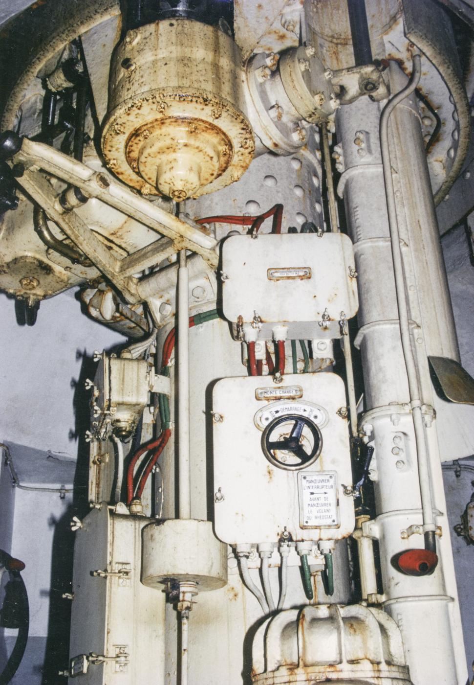 Ligne Maginot - HACKENBERG - A19 - (Ouvrage d'artillerie) - Bloc 4
Tourelle de mitrailleuses - Jean-Louis Nospeld